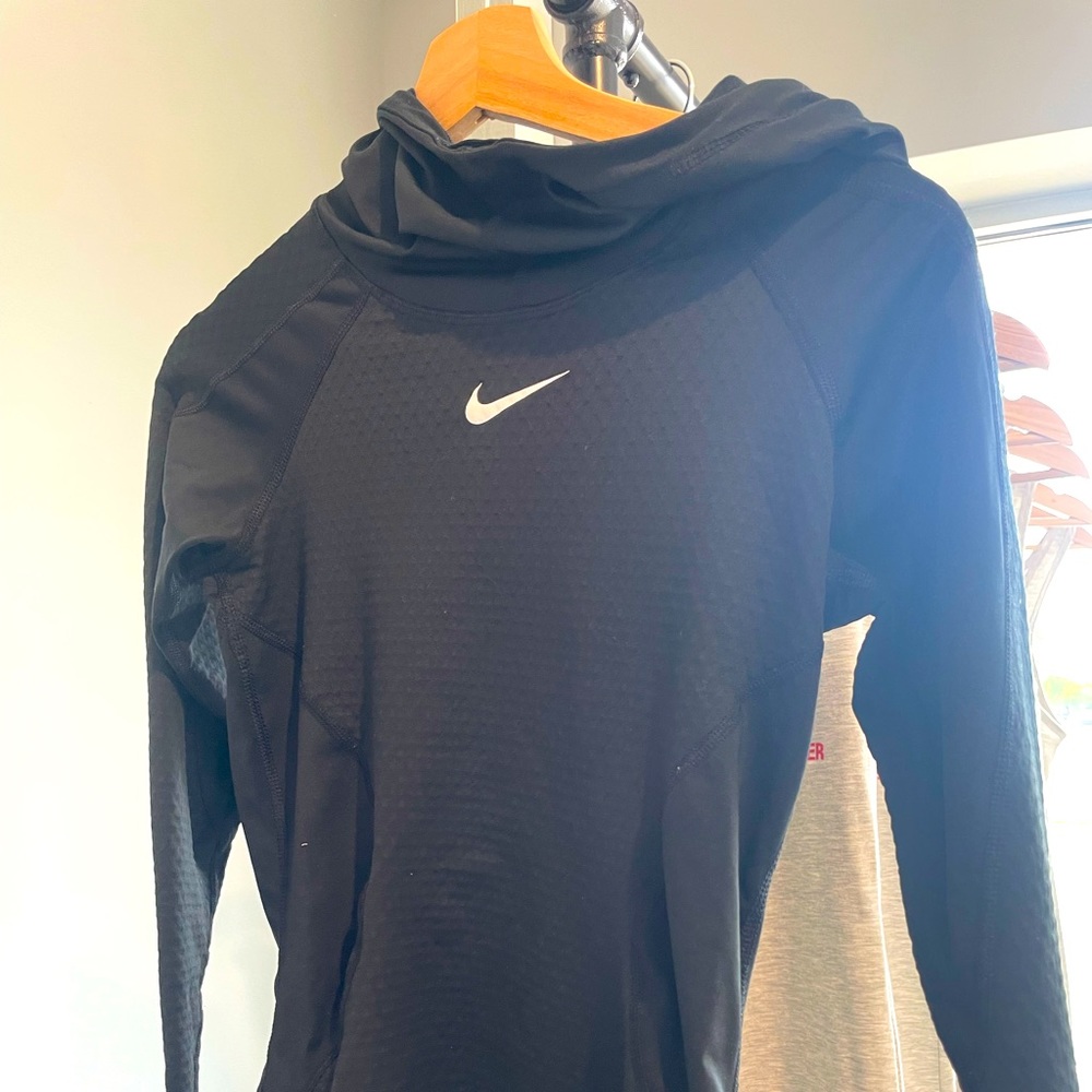 Nike thermal long sleeve